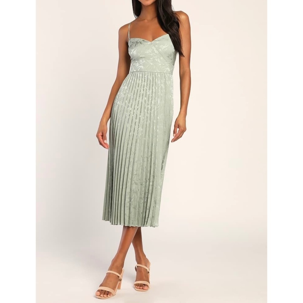 NWT Lulus Regal Romance Sage Floral Jacquard Pleated Satin Midi Dress XS